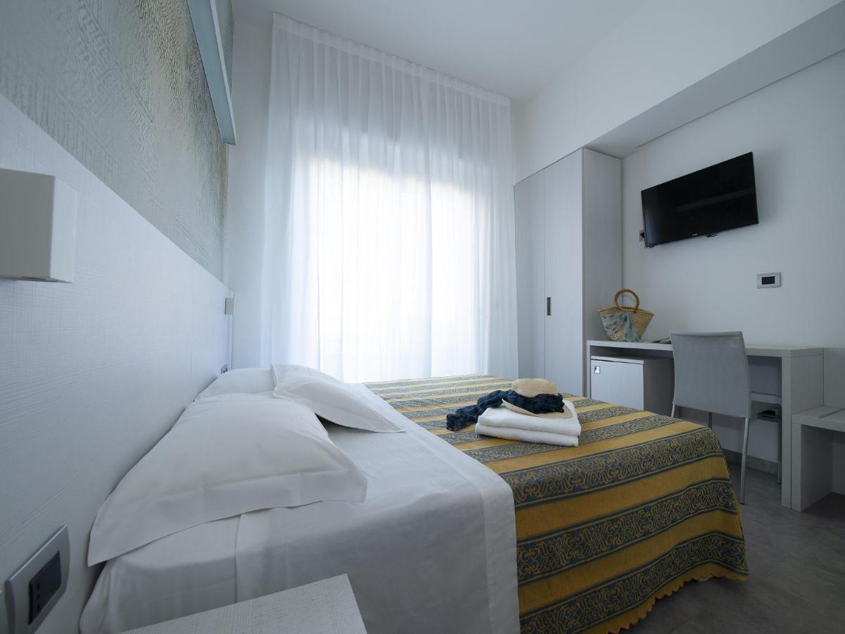 Hotel Pillon Бибионе Экстерьер фото