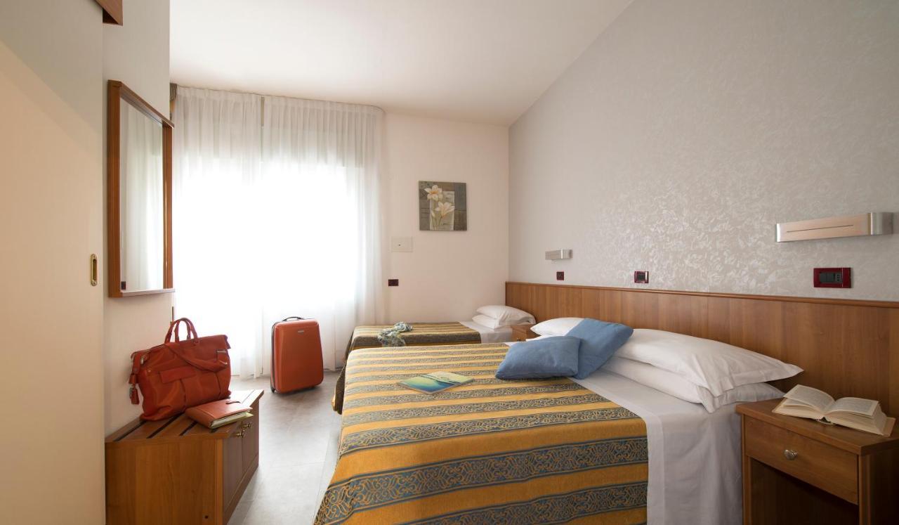Hotel Pillon Бибионе Экстерьер фото