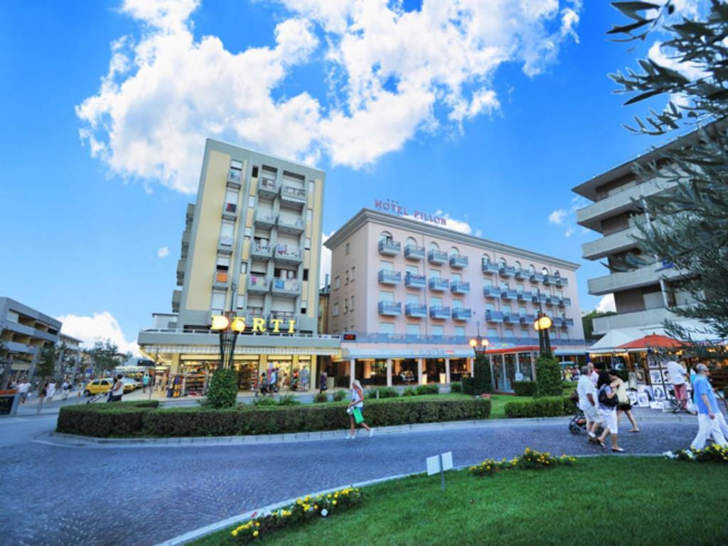 Hotel Pillon Бибионе Экстерьер фото