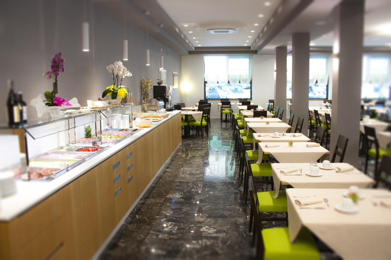 Hotel Pillon Бибионе Экстерьер фото